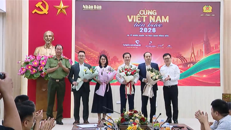 Kết nối cộng đồng cả nước qua hoạt động ‘Cùng Việt Nam tiến bước’