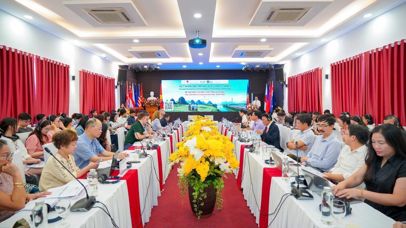 Phát triển kinh tế và chuyển đổi bền vững