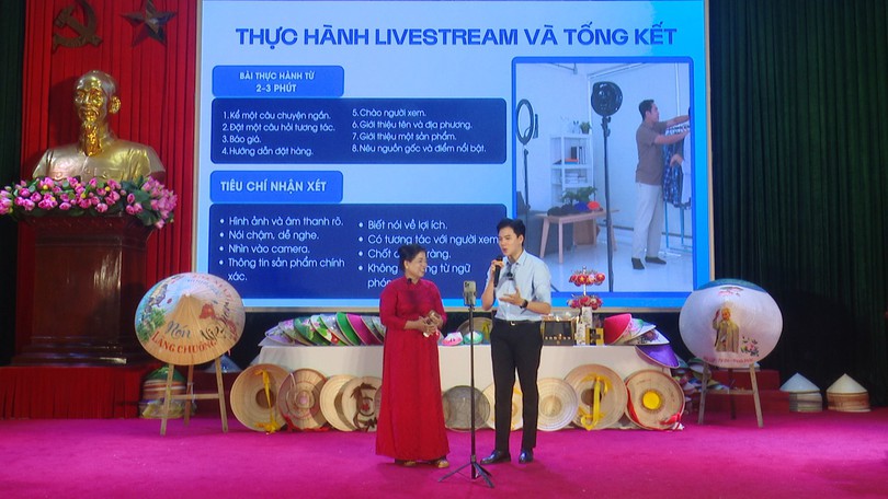 Xã Thanh Oai tập huấn, livestream quảng bá sản phẩm OCOP