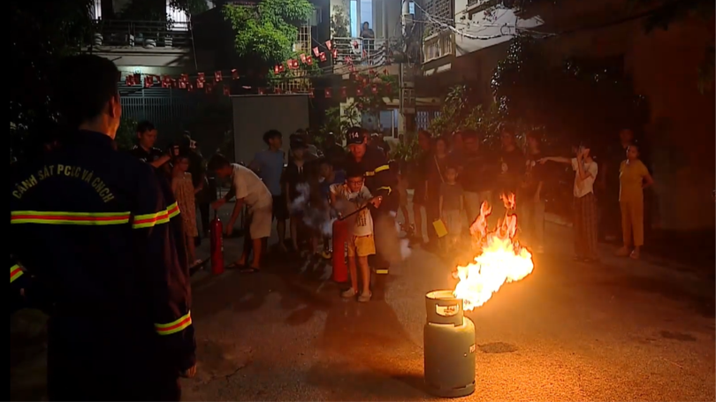 Công an Hà Nội hưởng ứng phong trào thi đua ‘Ba nhất’