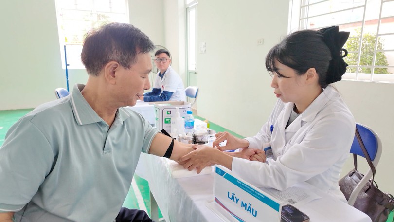 Phường Ba Đình triển khai khám sức khoẻ tại nhà cho người cao tuổi