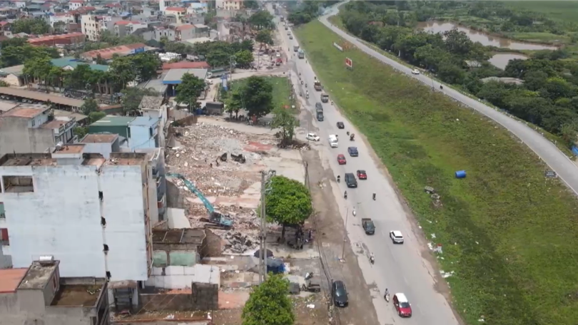 Mặt bằng phục vụ thi công Quốc lộ 6 vẫn trong tình trạng "xôi đỗ"
