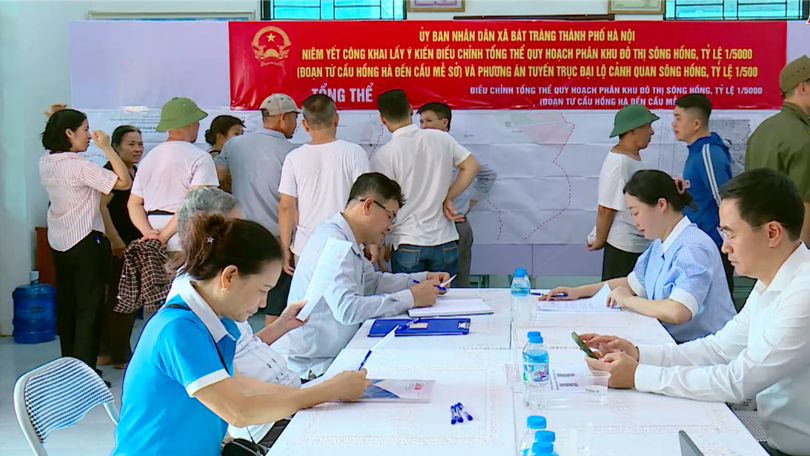Người dân xã Bát Tràng góp ý vào đồ án quy hoạch