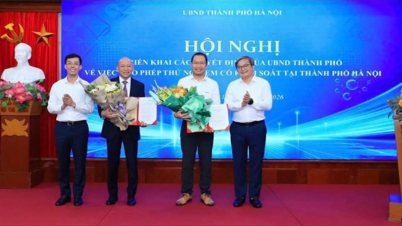 Hà Nội trao quyết định sandbox cho xe tự hành và đất hiếm