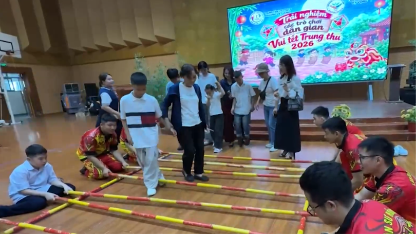 Trải nghiệm văn hóa, vui Tết Trung thu tại phường Việt Hưng