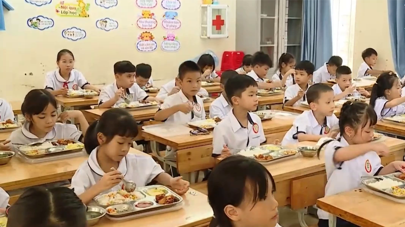 Tăng cường giám sát, bảo đảm an toàn bữa ăn học đường