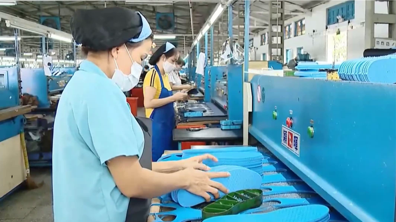 Kiểm soát giá cả, bảo đảm nguồn cung hàng hóa thiết yếu