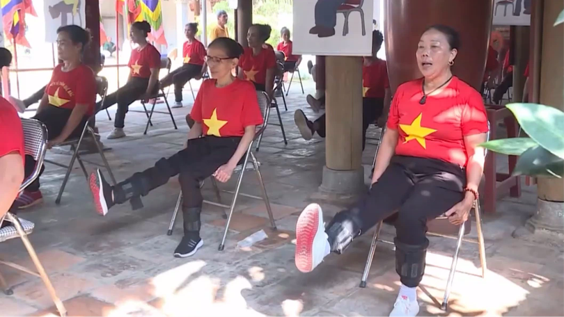 Tập luyện đúng cách, người cao tuổi vững bước tuổi già