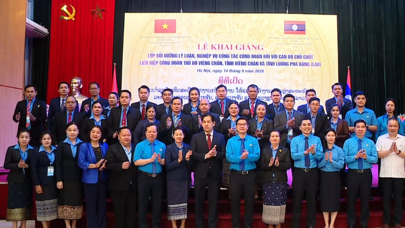 Bồi dưỡng nghiệp vụ công đoàn cho cán bộ Lào