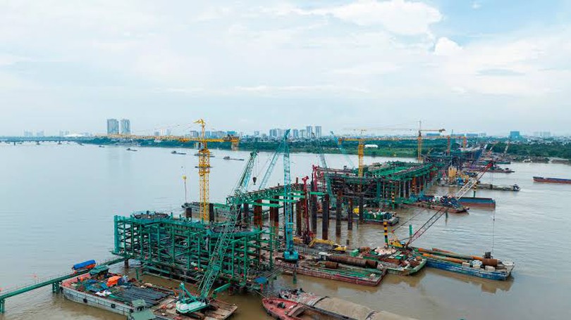 Tập trung nguồn lực, tăng tốc thi công các cầu vượt sông Hồng