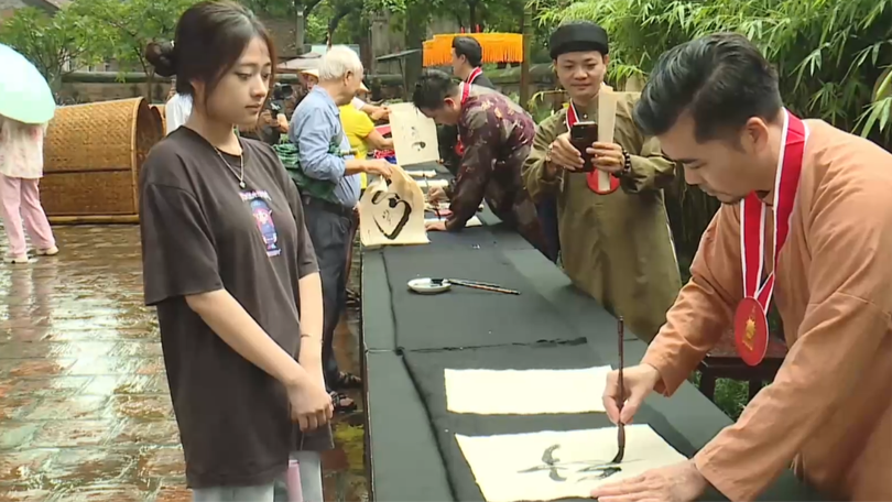Kết nối thư pháp với âm nhạc và không gian di sản