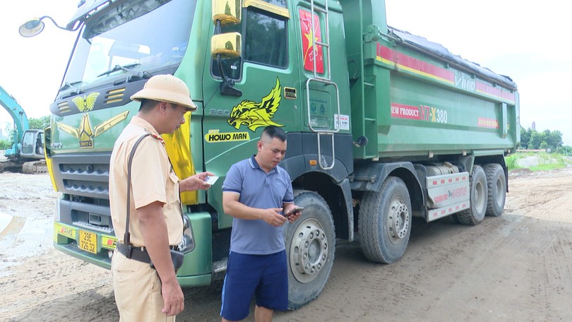 Tăng cường tuần tra xử lý phương tiện vi phạm tải trọng