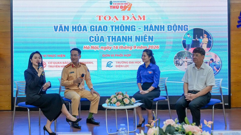 Thanh niên Thủ đô với văn hoá giao thông an toàn, văn minh