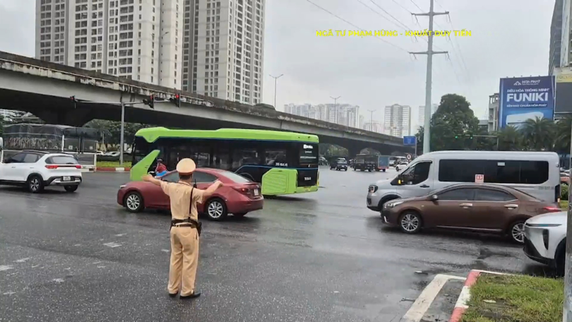 Đảm bảo giao thông, kéo giảm ùn tắc giờ cao điểm