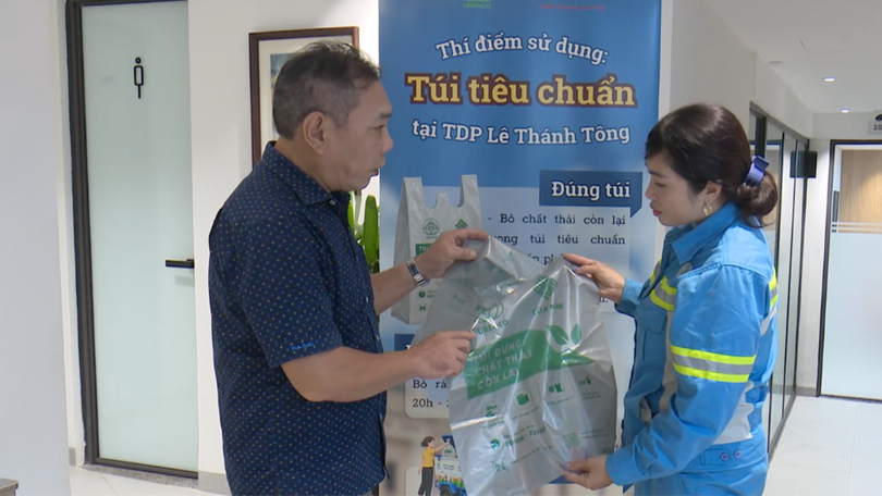 Một chiếc túi - một cách làm mới trong thu gom rác