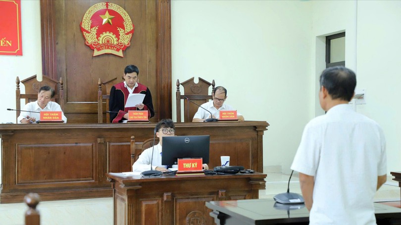 Xét xử sơ thẩm vụ án hình sự "Gian lận bảo hiểm xã hội"