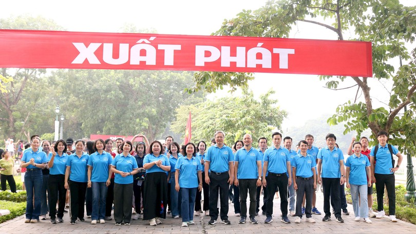 Sôi nổi Giải chạy Báo Hà Nội Mới - Vì hòa bình phường Nghĩa Đô