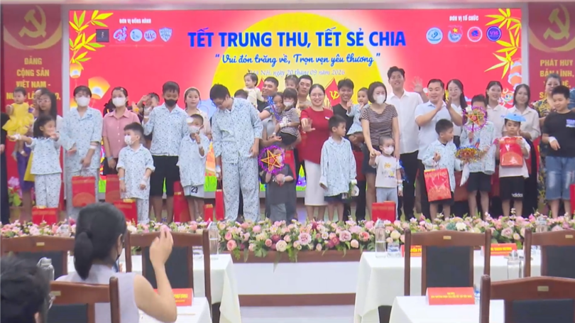 Tết Trung thu - Tết sẻ chia với các bệnh nhi