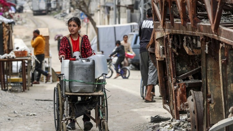 UAE bàn giao thêm 9 xe bồn nước sạch cho Dải Gaza
