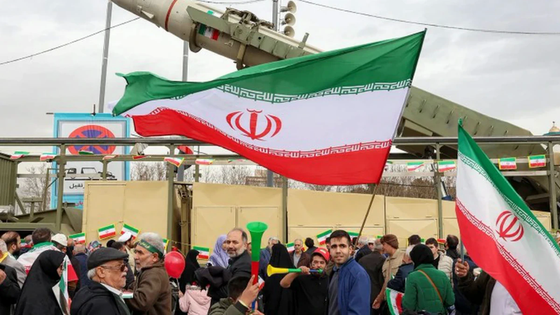 Iran cảnh báo đáp trả các nước hạn chế chuyến bay của Tehran