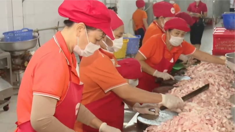 Kiểm tra bữa ăn bán trú tại phường Hai Bà Trưng