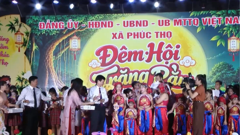 Sắc màu độc đáo, sáng tạo đêm hội trăng rằm
