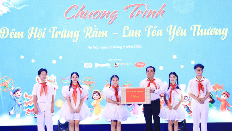 Bí thư Thành ủy vui Tết Trung thu cùng 1.000 thiếu nhi Thủ đô