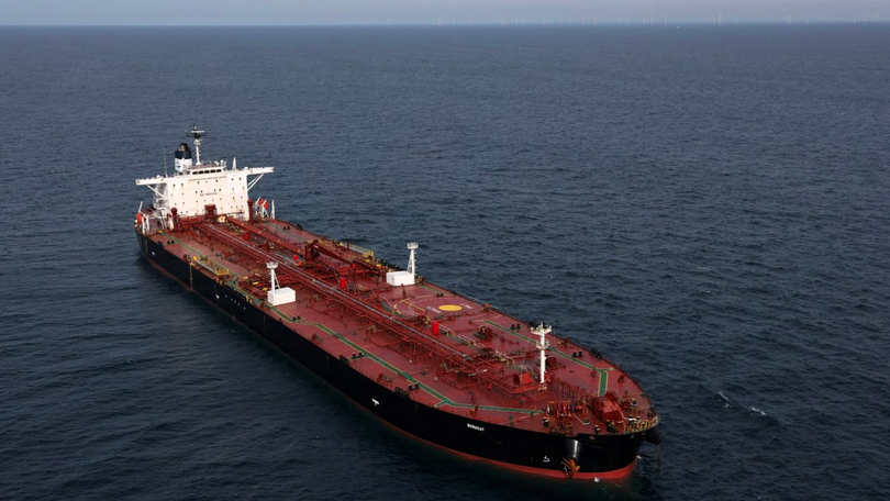 Giá thuê tàu chở dầu qua eo biển Hormuz vượt 1 triệu USD