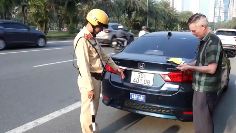 Không được tập lái xe trên cao tốc chưa hoàn thiện