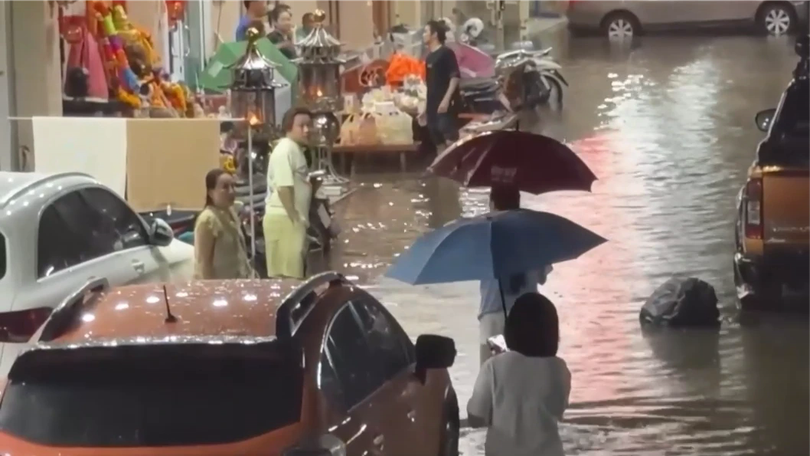 Thái Lan huy động hơn 10.000 binh sĩ ứng phó lũ lụt