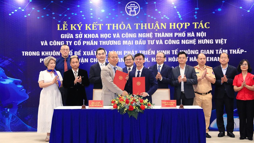 Ký thỏa thuận hợp tác chuẩn bị thử nghiệm 'taxi bay' tại Hà Nội