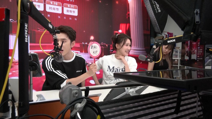 Trung Quốc: Livestream bán hàng đối mặt với thách thức từ AI