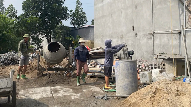 Xã Hạ Bằng: Công trình bị xử phạt vẫn tiếp tục thi công