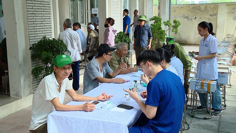 Tăng mức chuẩn trợ cấp người có công