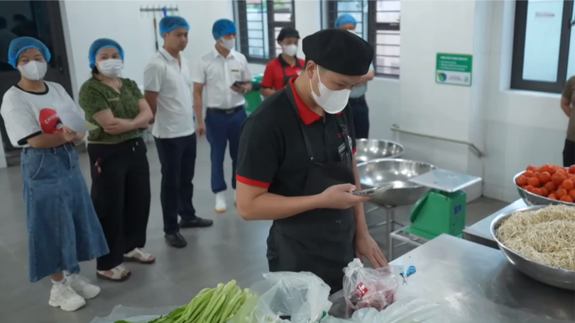 "Lá chắn số" cho bữa ăn học đường