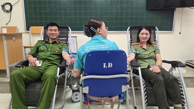 Công an phường Láng lan tỏa nghĩa cử hiến máu tình nguyện