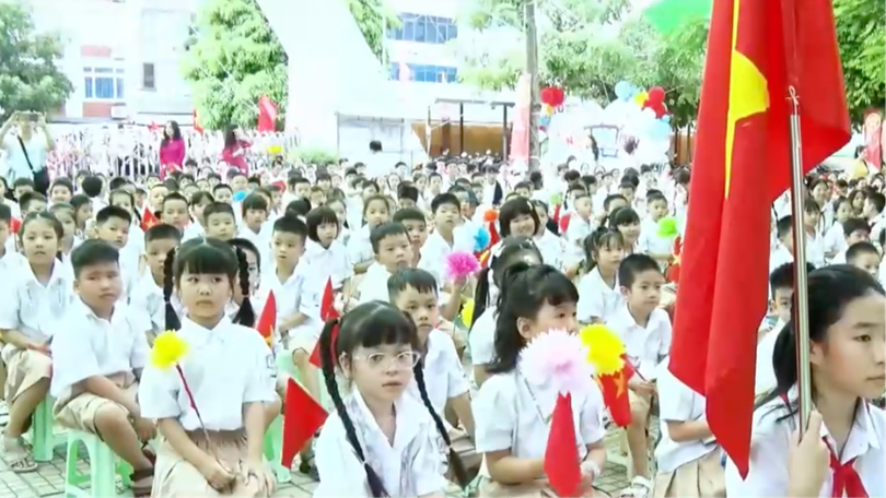 Rộn ràng ngày đầu đến trường của học sinh lớp 1