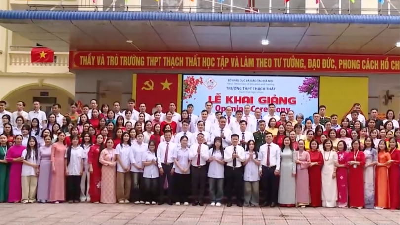 Trường THPT Thạch Thất khởi đầu năm học đổi mới