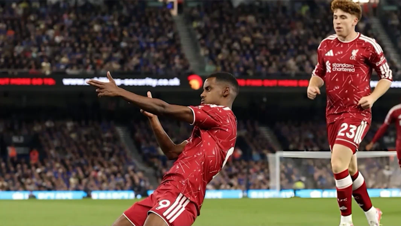 Alexander Isak đi vào lịch sử CLB Liverpool
