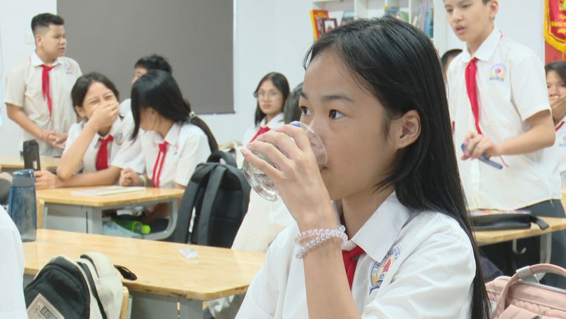 Hà Nội chủ động kiểm soát an toàn nước uống học đường