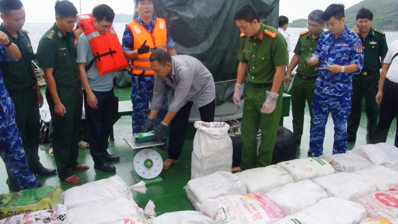 Phát hiện tàu cá cất giấu hơn 1 tấn ma túy