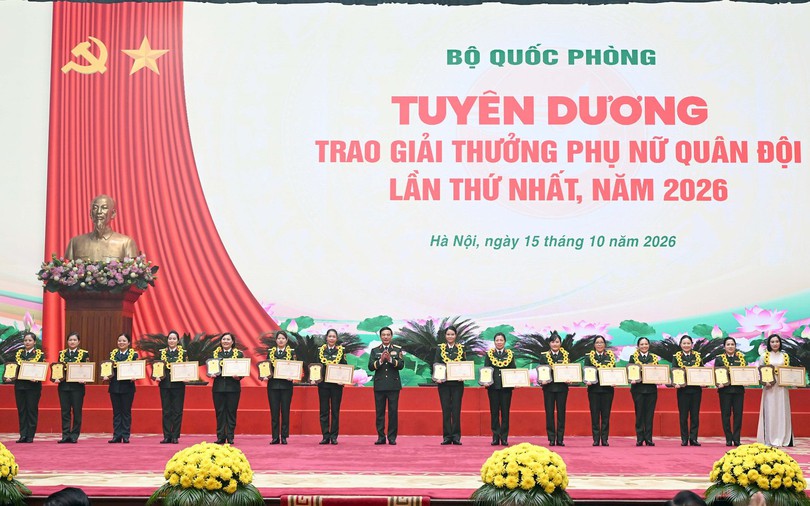 79 tập thể và cá nhân nhận Giải thưởng Phụ nữ Quân đội lần thứ Nhất