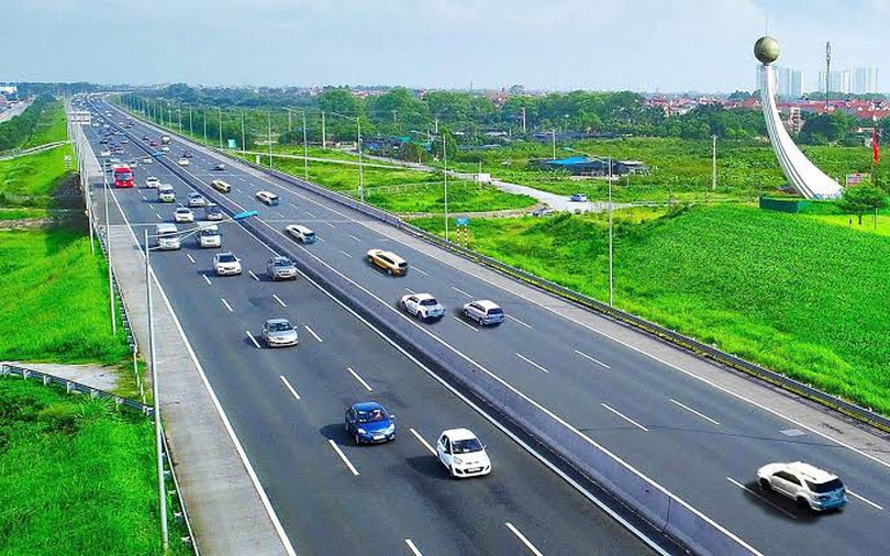 7 tuyến cao tốc cần lắp biển báo khoảng cách an toàn
