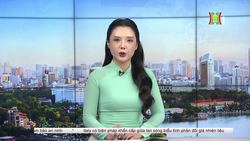 Trao tặng 33 xe lăn cho người khuyết tật