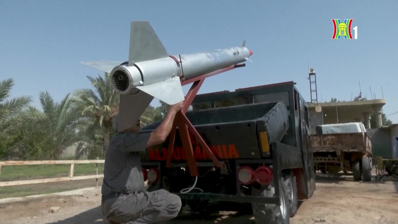 Cựu quân nhân Iraq chế tạo mô hình vũ khí từ sắt vụn