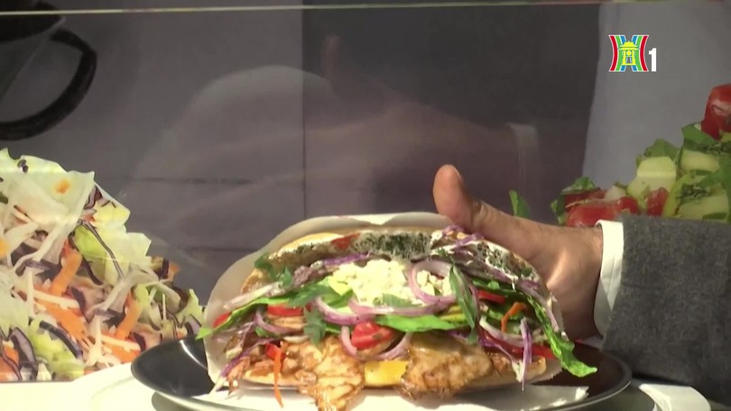 Berlin ra mắt tượng sáp bánh doner kebab nổi tiếng