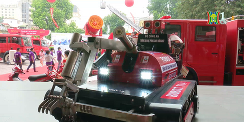 Robot cứu hỏa có khả năng leo cầu thang