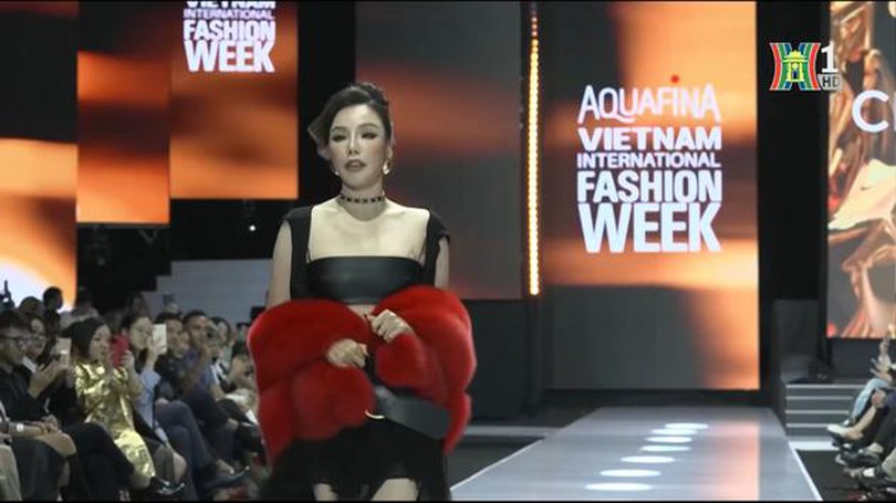 Hồ Quỳnh Hương bất ngờ xuất hiện tại VIFW23