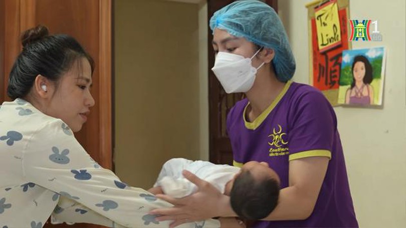 Thú vị nghề chăm sóc trẻ sơ sinh