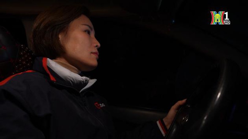 Vui, buồn nghề lái taxi ở Hà Nội